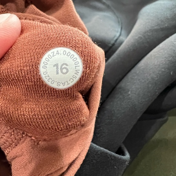 Lululemon align 25” leggings - Picture 5 of 5